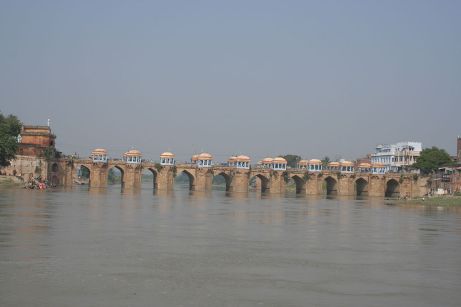 Akbari Bridge